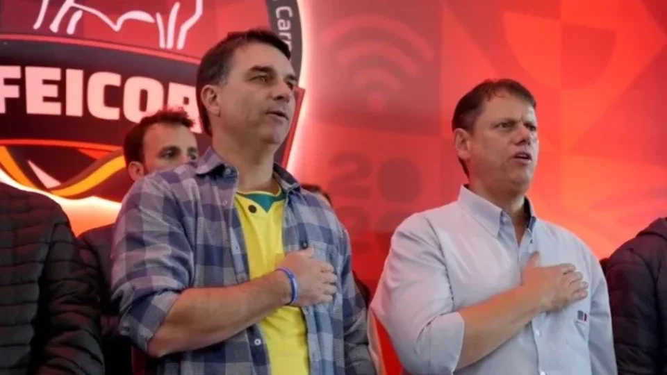 Governador de São Paulo afasta Flávio e foca interior em 2026