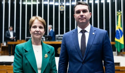 Aliança sonhada por Flávio Bolsonaro desmorona sem apoio do PP e mantém impasse por vice.