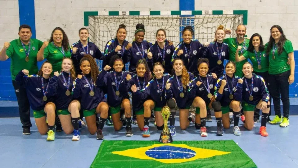 Amapaense Jennyfer Carvalho é convocada para Mundial Sub-18 de handebol na Romênia