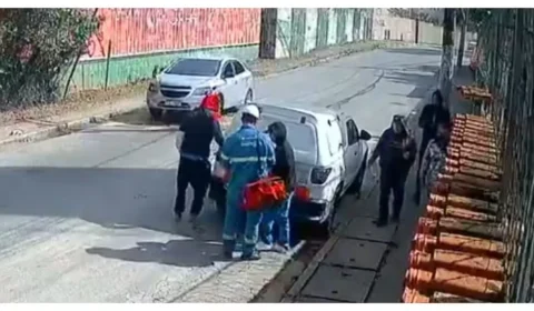 Vídeo: Criminosos rendem prestador de serviço da Comgás e fogem com carro da empresa na Zona Leste de SP