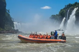 Turista morre após embarcação virar durante passeio nas Cataratas do Iguaçu; caso será investigado