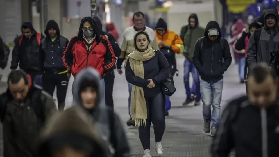 Frio ganha força em São Paulo e já tem data para dar trégua; veja a previsão da semana