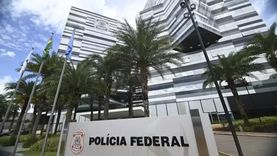 PF investiga grupo suspeito de desviar R$ 45 milhões de contas da Caixa e vazar informações sigilosas