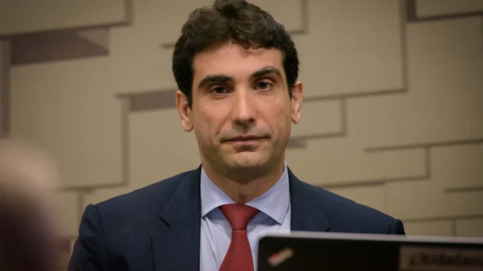 Gabriel Galípolo diz que BC estuda pausas nos juros para levar inflação à meta de 3%