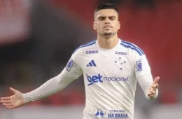 Gabriel Pec sofre fratura na estreia pelo Cruzeiro e preocupa clube