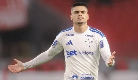 Gabriel Pec sofre fratura na estreia pelo Cruzeiro e preocupa clube