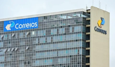 Correios suspendem reestruturação sob ameaça de greve