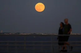 Superlua em Câncer abre ciclo de mudanças; veja o que pode acontecer com seu signo