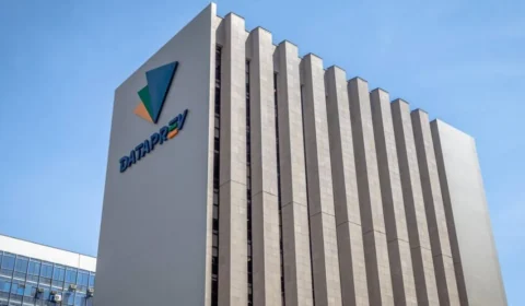 Dataprev abre concurso com 1.793 vagas e salário de R$ 10,6 mil