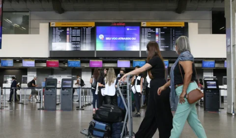 Governo aumenta tarifa de embarque em aeroportos; veja quem será afetado pela mudança