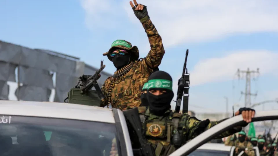Trump anuncia acordo para desarmamento do Hamas em Gaza; plano prevê nova fase no conflito