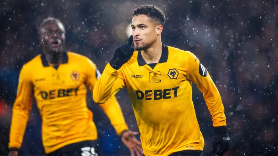 Aston Villa avança por João Gomes em negócio que pode chegar a R$ 260 milhões