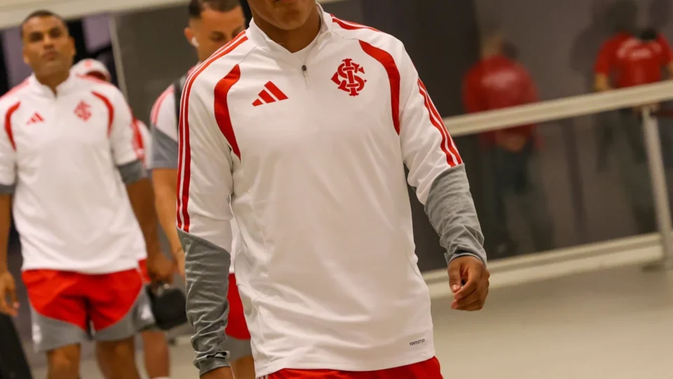 Internacional x Flamengo hoje: onde assistir ao vivo, horário, transmissão e motivo da ausência de Braian Aguirre
