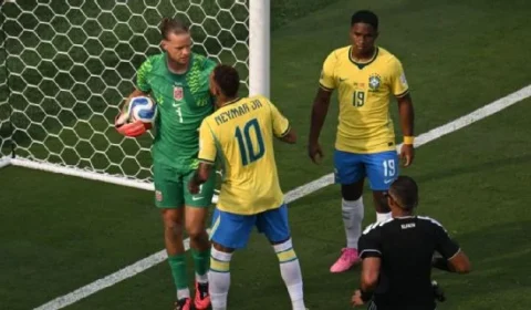 Goleiro da Noruega revela bastidores da discussão com Neymar antes de pênalti na eliminação do Brasil