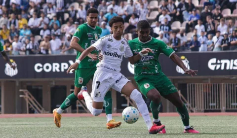 Juninho tenta virar a página no Santos após caso com Neymar