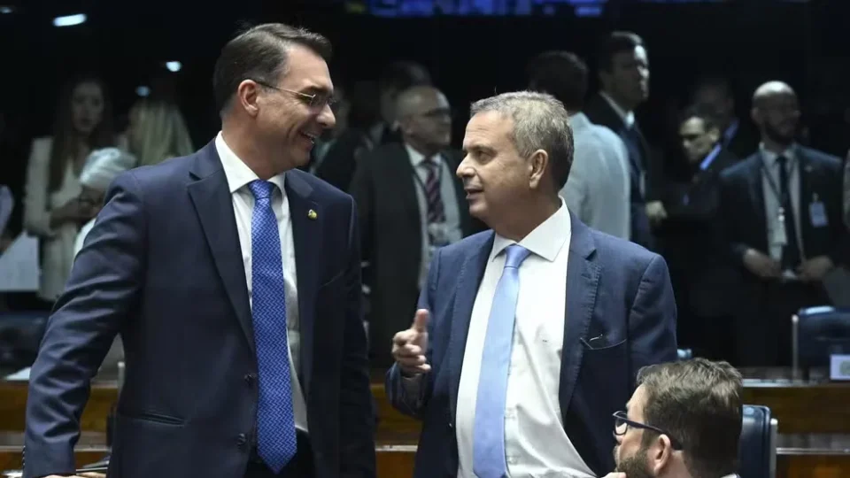 Rogério Marinho enfrenta fogo amigo na pré-campanha de Flávio