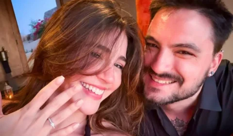 Felipe Neto anuncia noivado com Juliane em vídeo da Grécia