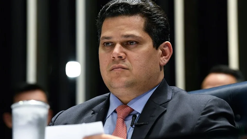 Após pressão dos caminhoneiros, Senado aprova com urgência MP do Frete; veja as novas regras e o impacto para a categoria