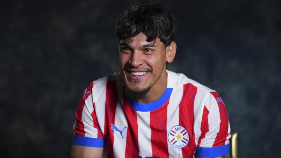 Gustavo Gómez deixa Mundial em alta após muralha contra a França