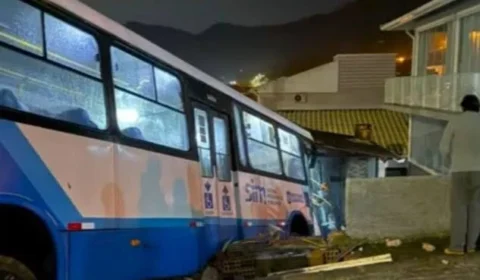 Três ônibus invadem casas em dois dias e expõem falhas de segurança