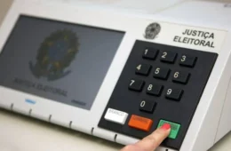Pesquisa expõe desinformação política e tensiona instituições
