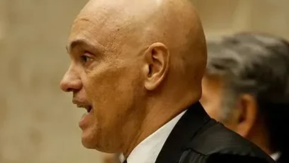 Alessandro Vieira é processado por família de Moraes após ataques ao PCC