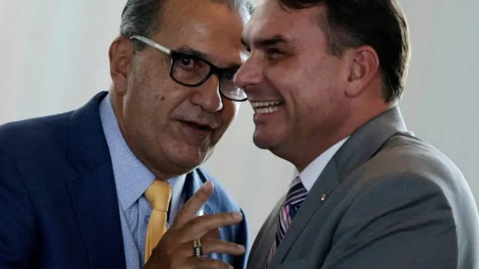 Silas Malafaia mantém apoio a Flávio e só rompe por escândalo financeiro