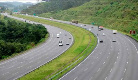 Obras, acidente e bonde de motos testam Bandeirantes