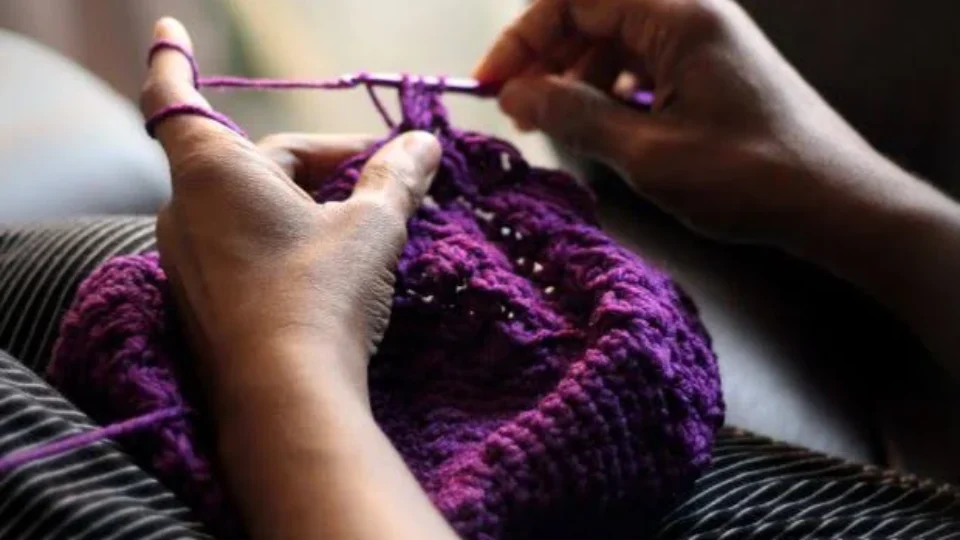 Geração Z abandona as telas e resgata hobbies que pareciam esquecidos