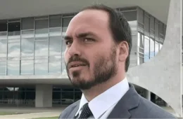 Carlos Bolsonaro quebra o silêncio após ser chamado de “forasteiro” e incendeia disputa em Santa Catarina