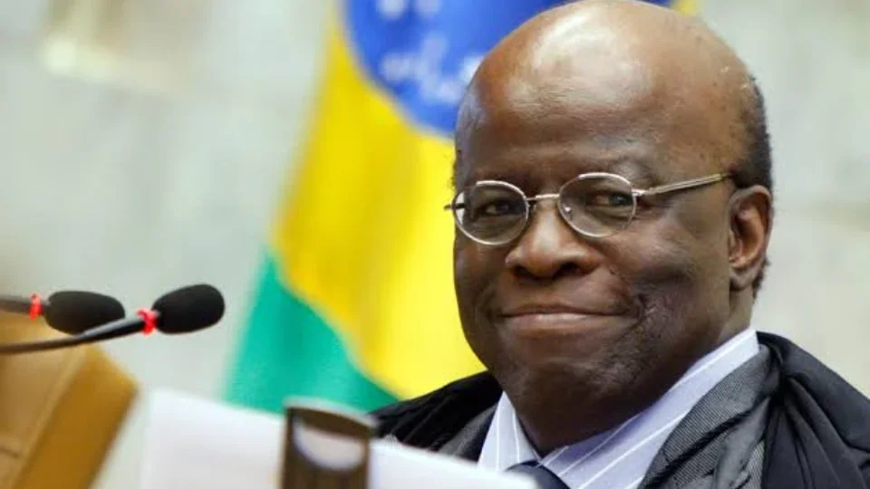 Joaquim Barbosa desiste de disputar a Presidência e expõe racha em partido