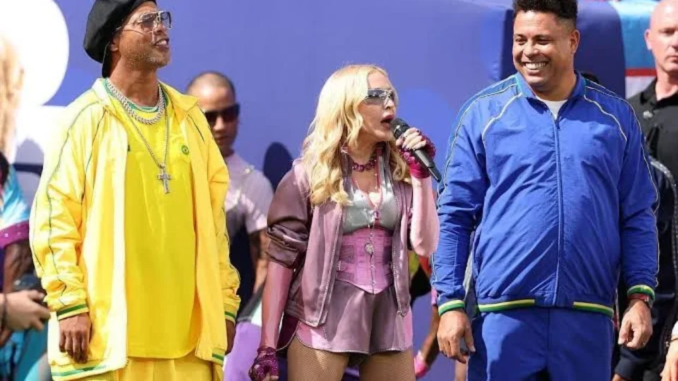 Madonna se apresenta ao lado Ronaldo Fenômeno e Ronaldinho Gaúcho na final do Mundial 2026