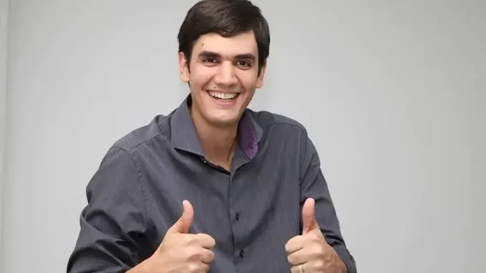 Rafael Prudente desiste do Buriti em troca de cargos e provoca rompimento com Ibaneis Rocha