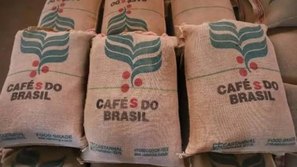 Nova tarifa dos EUA preserva café, carne bovina e suco de laranja brasileiros