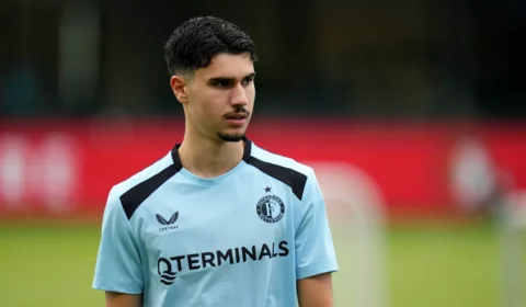 Shaqueel van Persie volta à lista do Feyenoord em amistoso