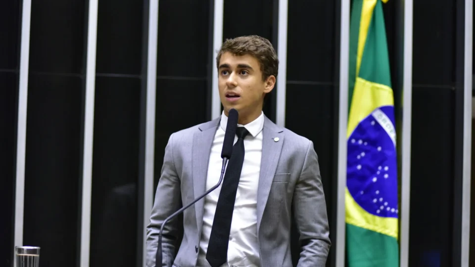 Justiça condena Nikolas Ferreira a indenizar PT em R$ 20 mil