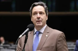 Deputado cobra explicações de Mauro Vieira por fala sobre EUA