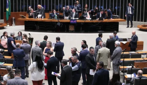 Câmara oculta autores de R$ 1,3 bi em emendas de comissão