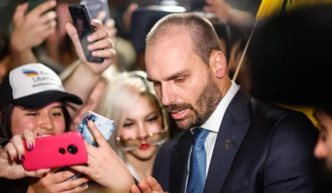O mundo reage ao Green Card de Eduardo Bolsonaro