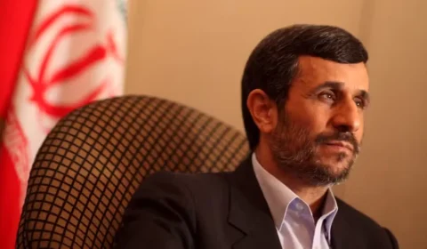 Ahmadinejad é mantido em prisão domiciliar após contatos com Israel