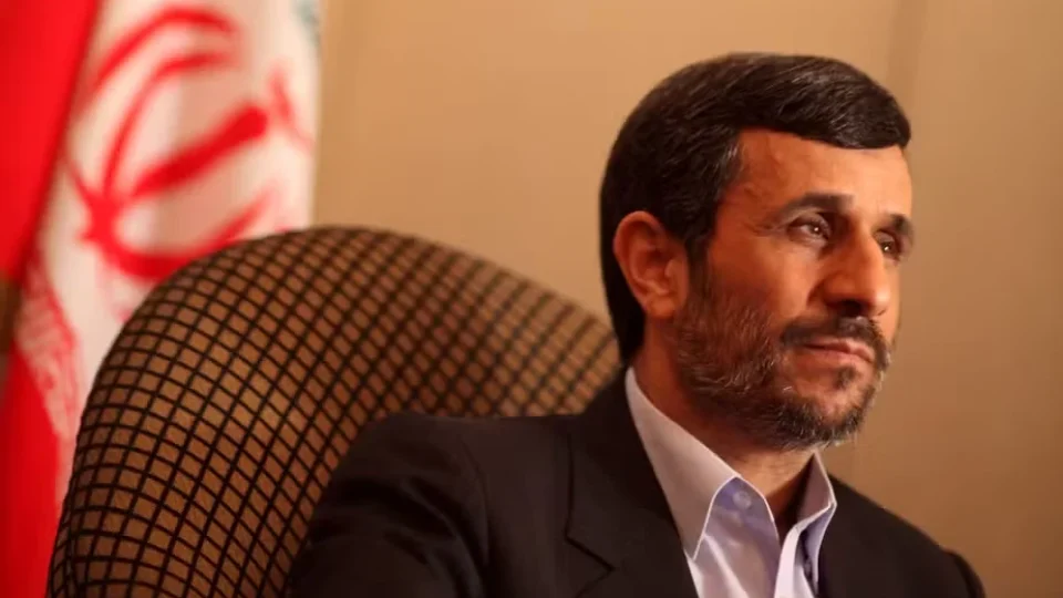 Ahmadinejad é mantido em prisão domiciliar após contatos com Israel