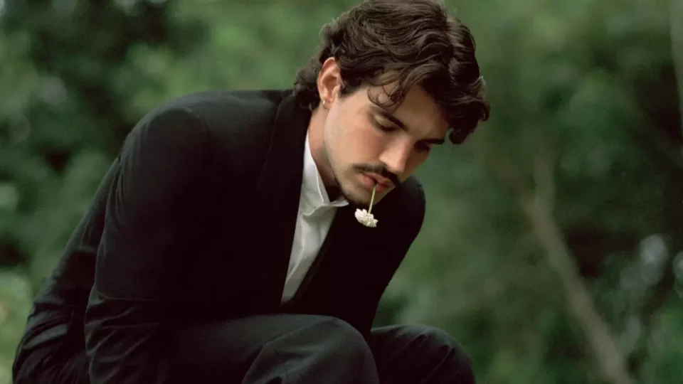Jão retorna com espetáculo em São Paulo e novo álbum emocionante