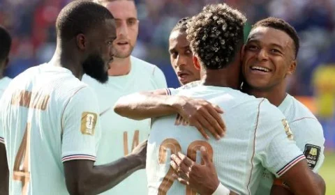 França x Inglaterra hoje: Horário do jogo e onde assistir ao adeus aos gigantes do Mundial