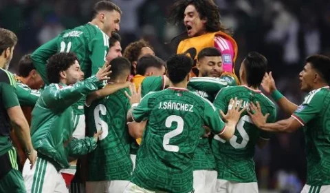 México vence Equador, faz 2 a 0 e quebra jejum de 40 anos