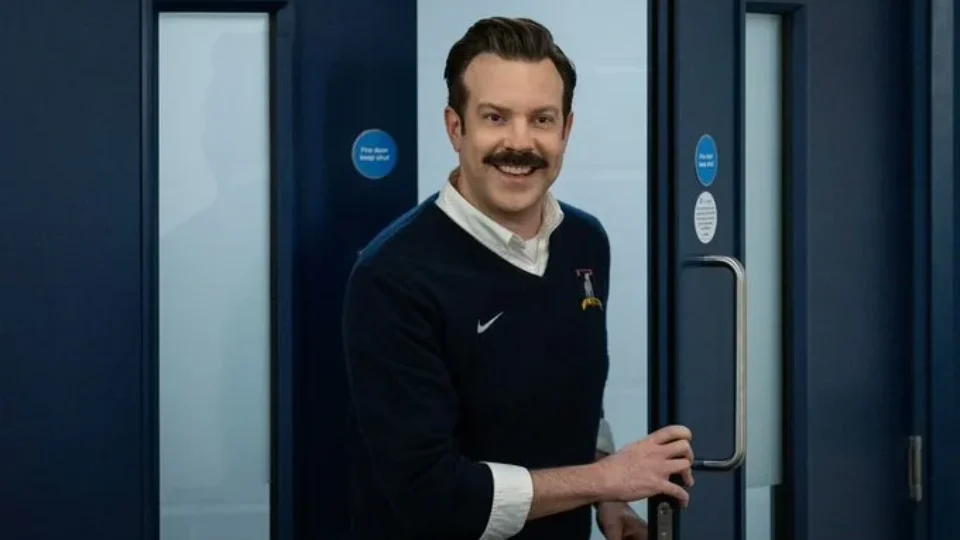 Onde assistir “Ted Lasso”, série que ganhou destaque após participação na final do Mundial 2026