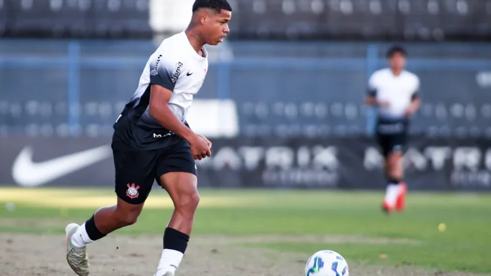 Corinthians enxuga base e inicia grande obra na Neo Química