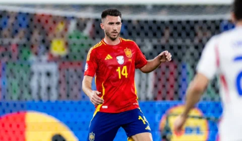 Laporte, francês que faz da defesa da Espanha um muro