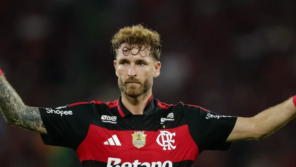 Flamengo recebe proposta milionária do Besiktas por Léo Pereira, mas define posição sobre o zagueiro