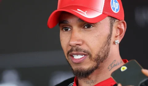 Lewis Hamilton é punido após batida com Russell e sofre revés no GP da Bélgica