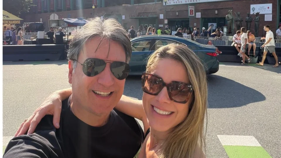 Jacqueline Brazil visita Luiz Carlos Jr. em Boston durante Mundial